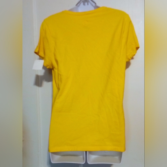 🛍️ BUNDLE ONLY🛍️Hanes Yellow V-Neck T-Shirt - Picture 5 of 6